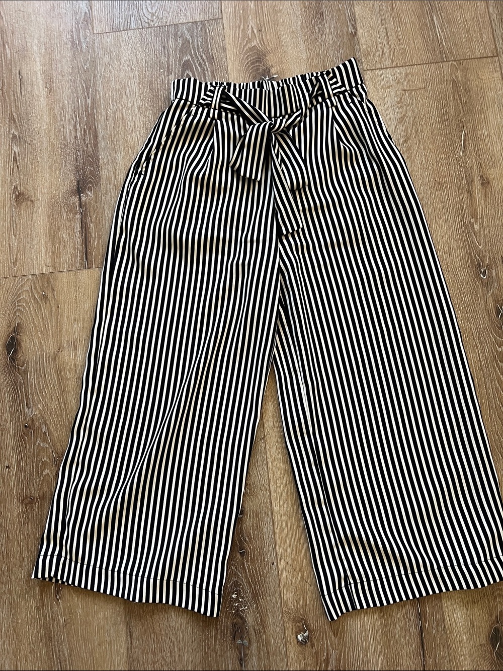 Zara Trafaluc collection  Black & White Wide-Leg Paperbag Culotte Pants